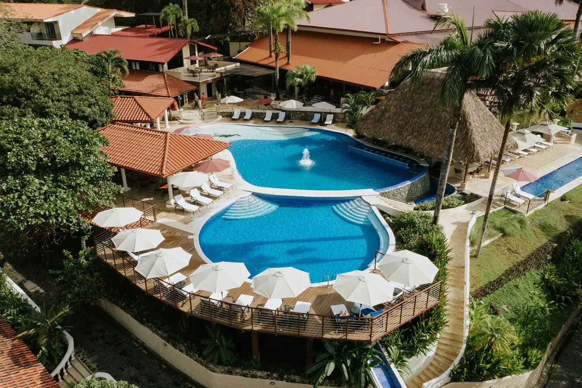 Piscina a Parador Nature Resort & SPA