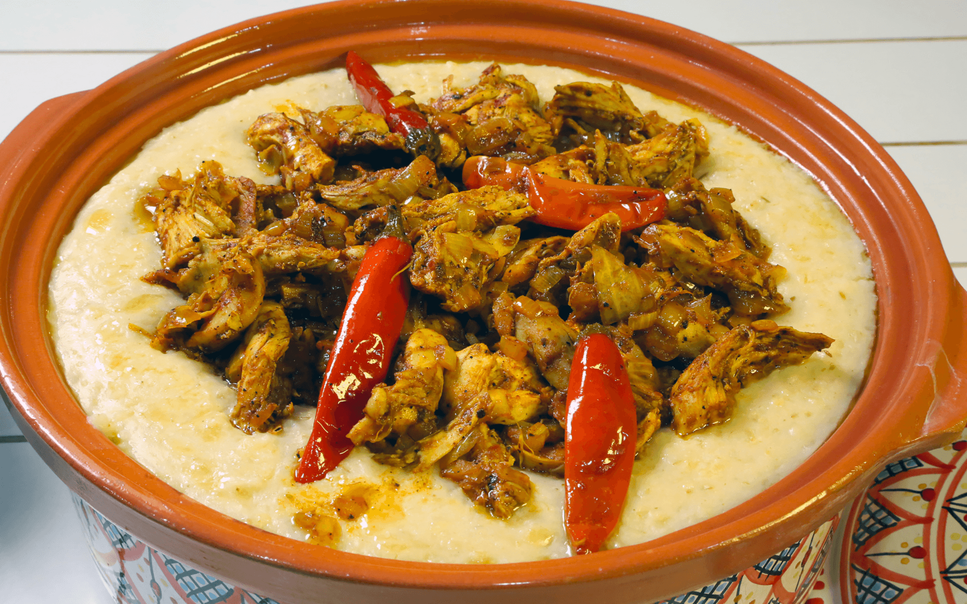 Imagen de un plato de Jareesh, plato típico de Arabia Saudita