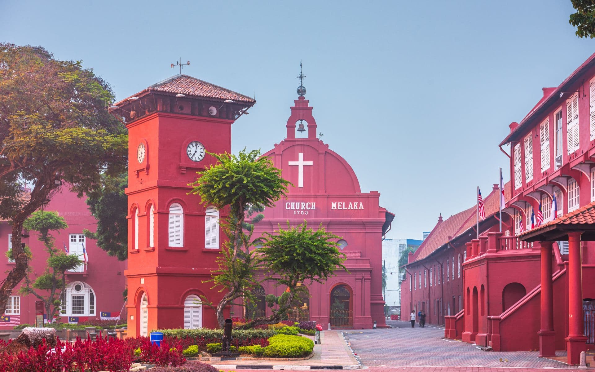 Esglèsia a Malaca, ciutat històrica a Malàisia. Una plaça de color vermell.