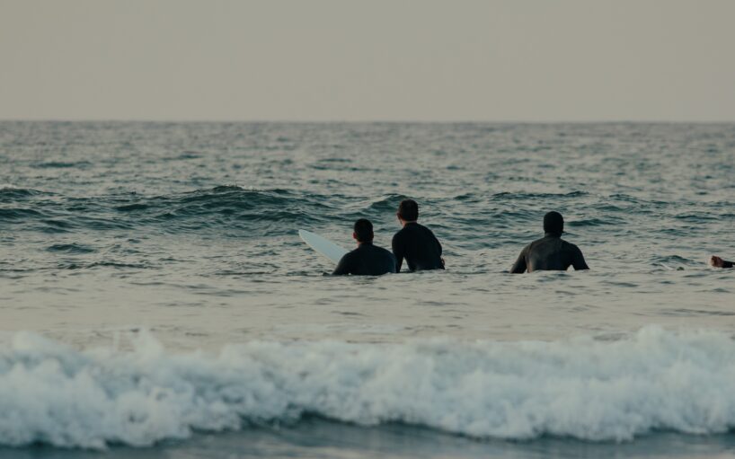 surfistas a Somo. Viatge estudiants Cantàbria