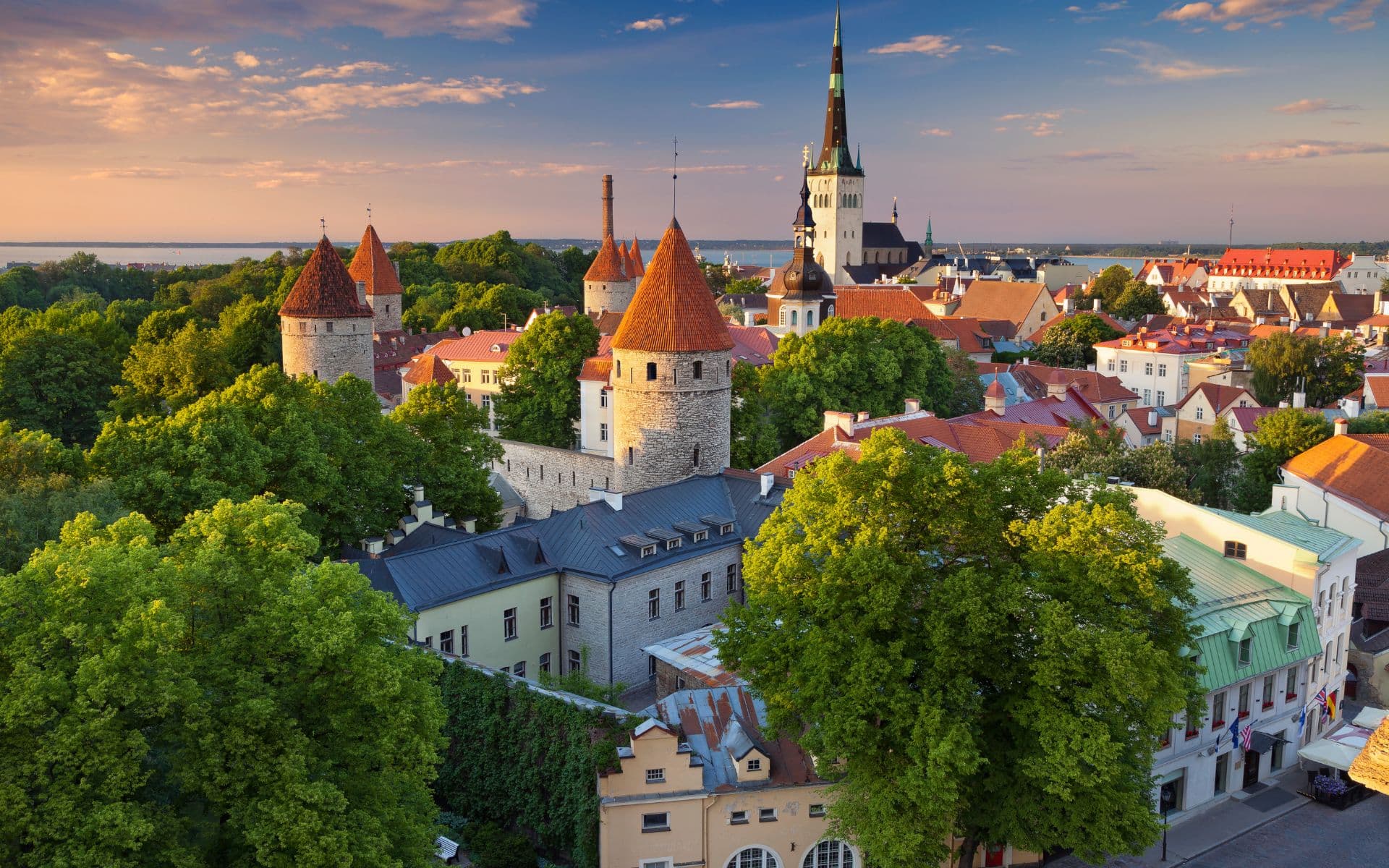 Tallin y Riga, noches blancas