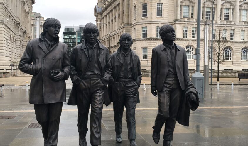 estatua-beatles-liverpool-imprescindibles-desti-regne-unit
